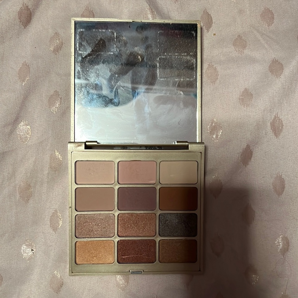 stilla makeup pallet never been used